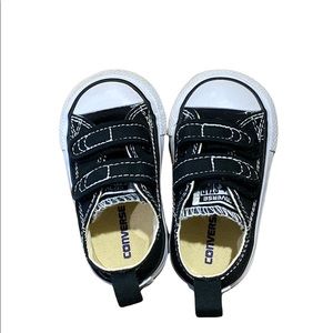 Converse low top size 3 baby
